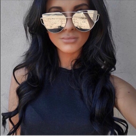 Boutique Accessories - 🌹New🌹Silver Mirrored Sunglasses